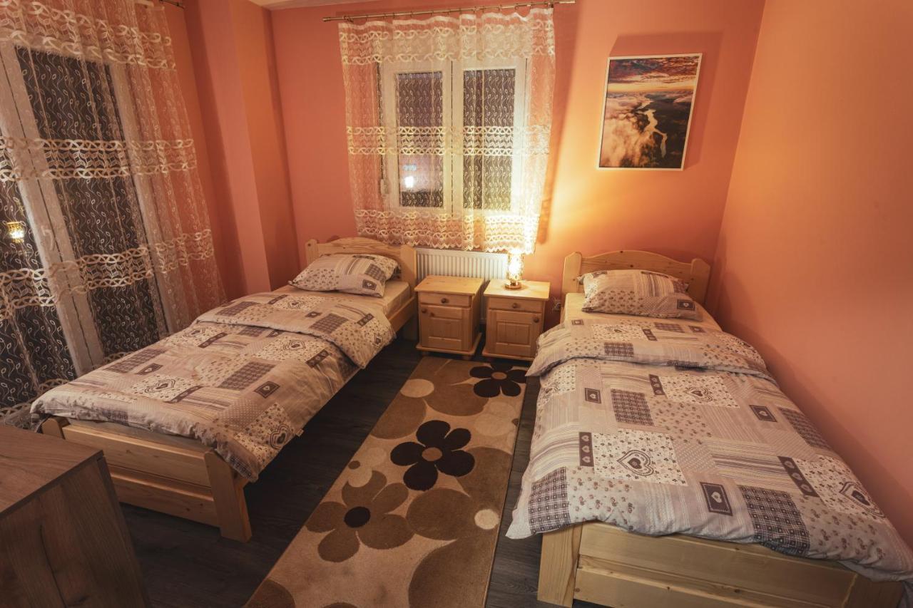 Apartmani Stefan Zlatar โนวาวาโรช ภายนอก รูปภาพ